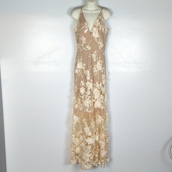 Dress the Population Sydney Deep V-Neck 3D Lace Gown - Picture 1 of 11